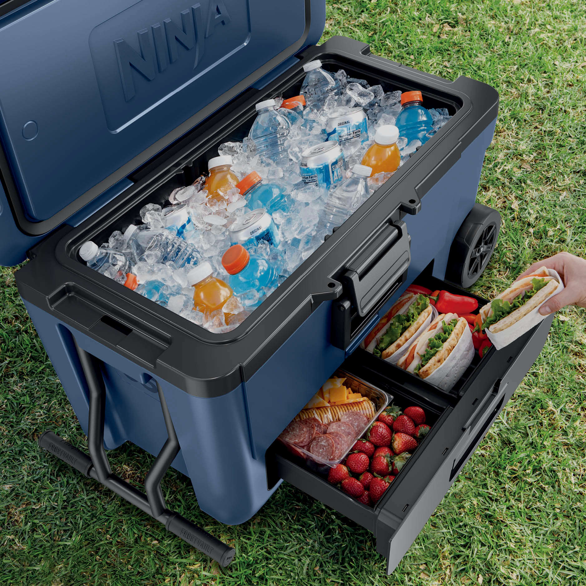 No more soggy sandwiches with the Dry Zone drawer